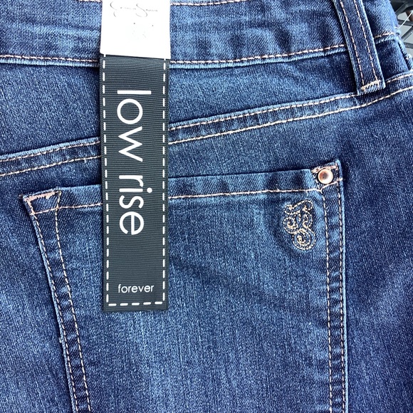NWT Jessica Simpson Forever Skinny Low Rise Crop Jeans Sz 33 - Picture 4 of 6